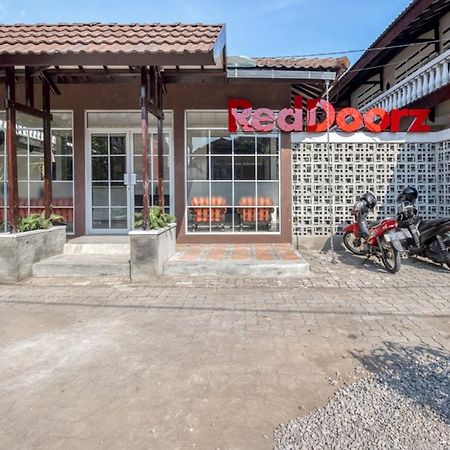 מלון יוגיאקרטה Reddoorz Near Malioboro Tugu Station Jogja 2 מראה חיצוני תמונה