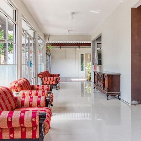 מלון יוגיאקרטה Reddoorz Near Malioboro Tugu Station Jogja 2 מראה חיצוני תמונה