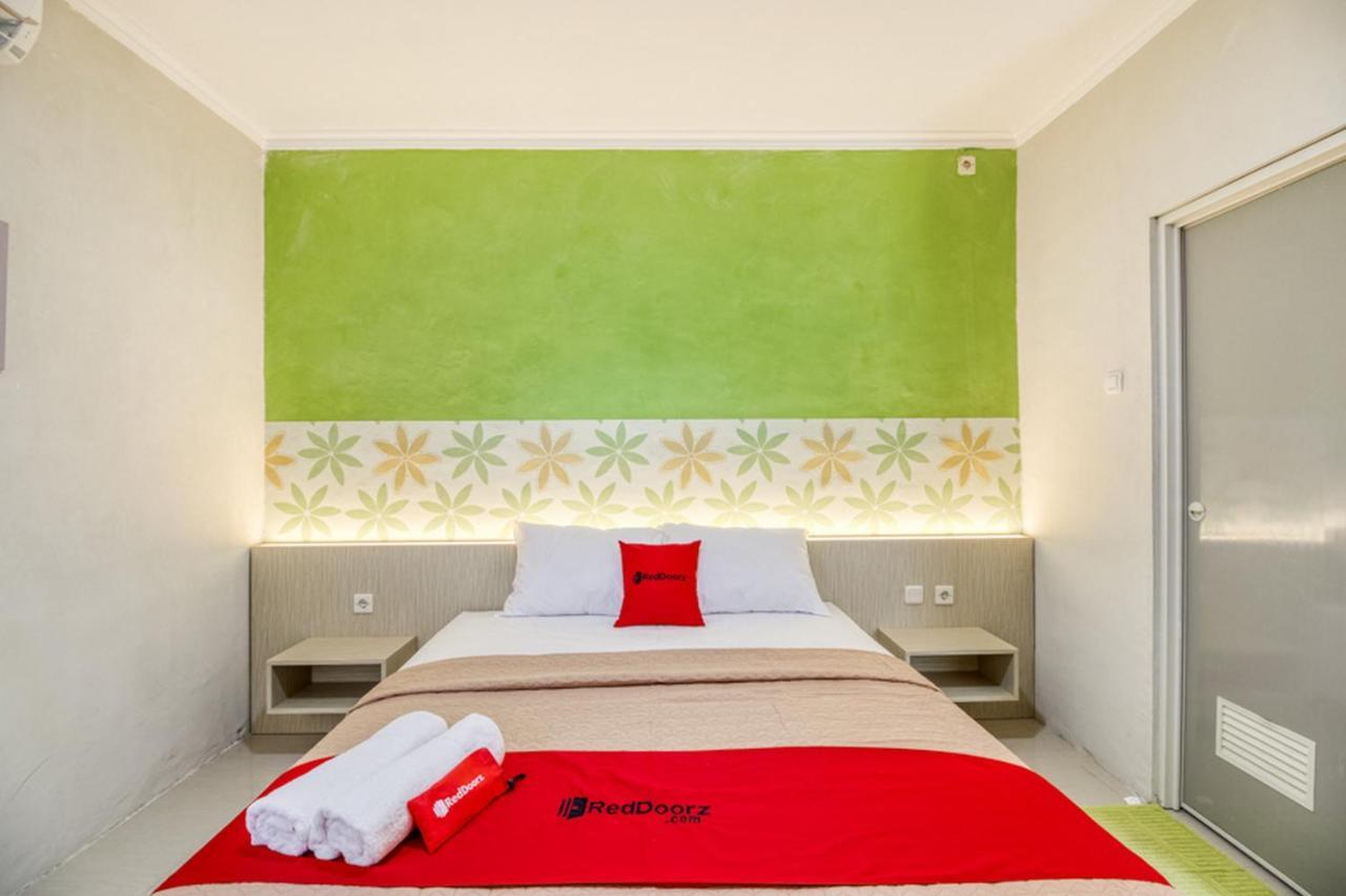 מלון יוגיאקרטה Reddoorz Near Malioboro Tugu Station Jogja 2 מראה חיצוני תמונה