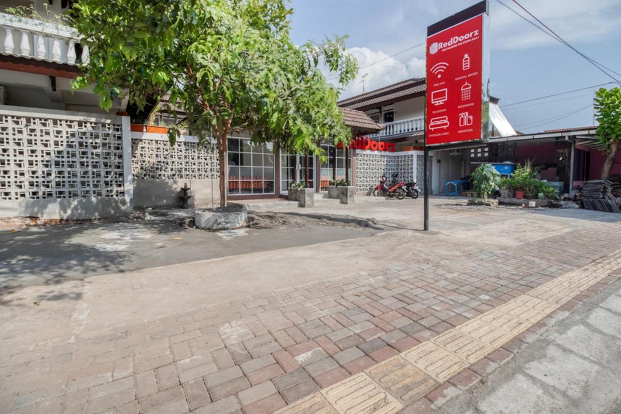 מלון יוגיאקרטה Reddoorz Near Malioboro Tugu Station Jogja 2 מראה חיצוני תמונה