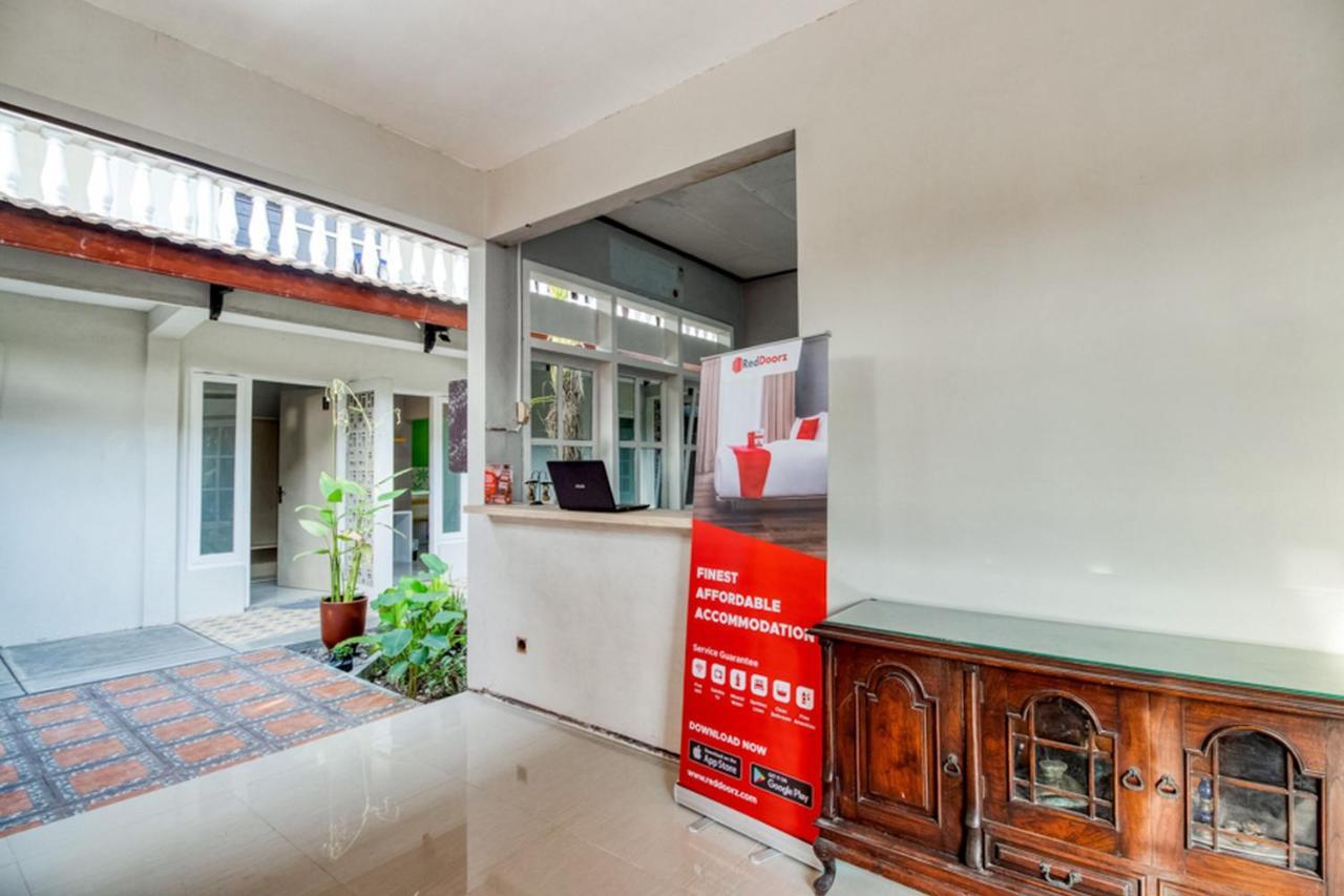 מלון יוגיאקרטה Reddoorz Near Malioboro Tugu Station Jogja 2 מראה חיצוני תמונה