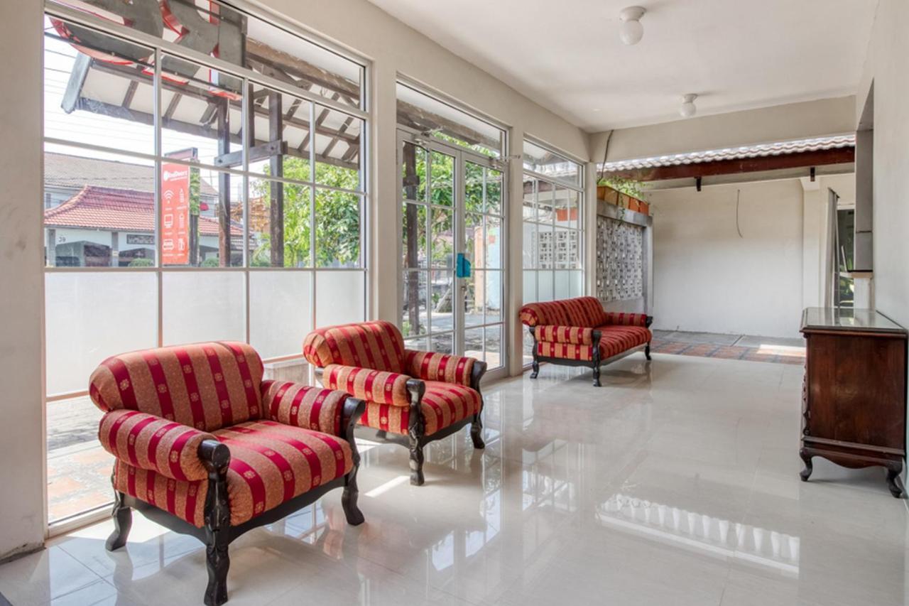 מלון יוגיאקרטה Reddoorz Near Malioboro Tugu Station Jogja 2 מראה חיצוני תמונה